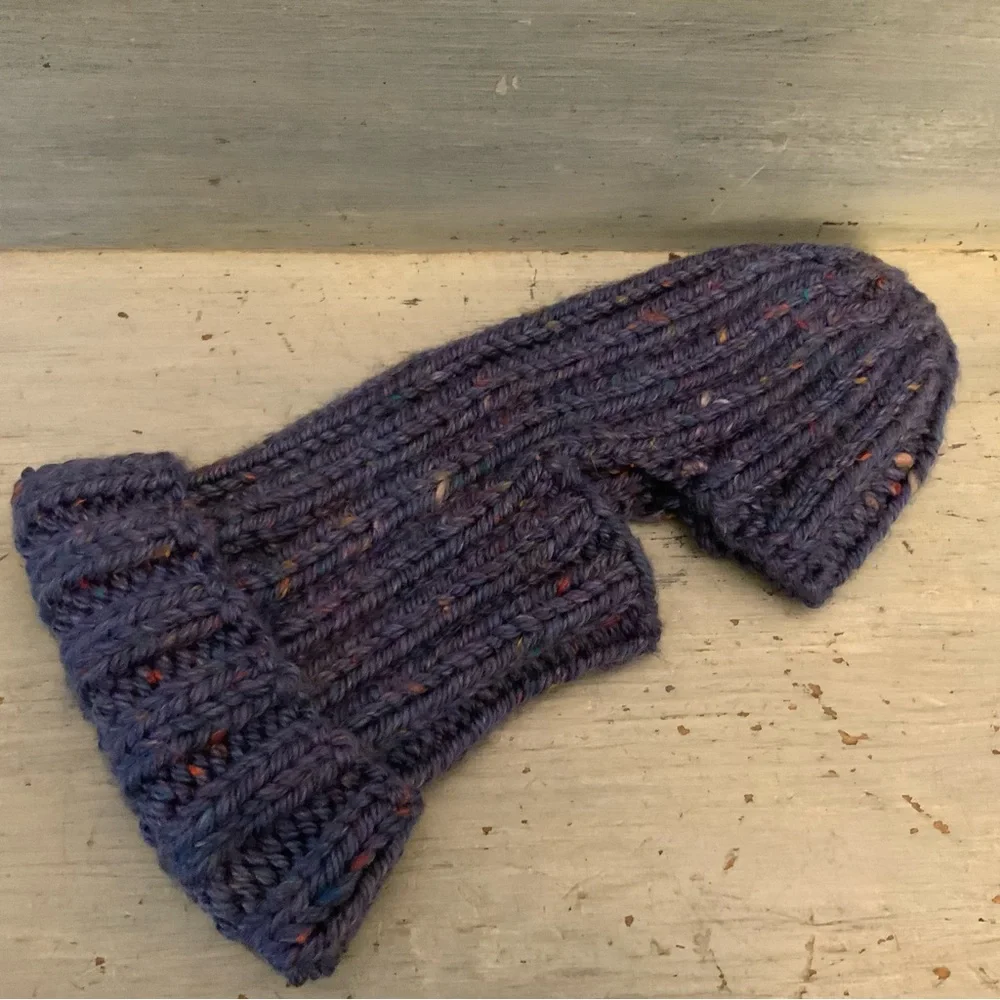 Handmade Women’s Knitted Purple Winter Face Mask Like New‎